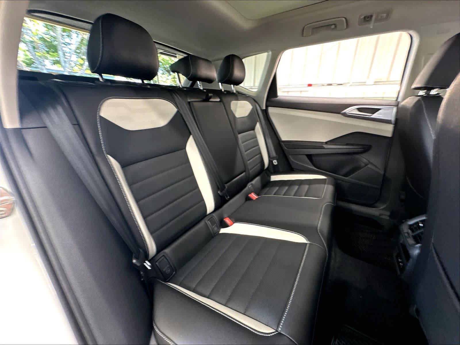 New 2026 Volkswagen Taos SEL AWD/4WD image 9