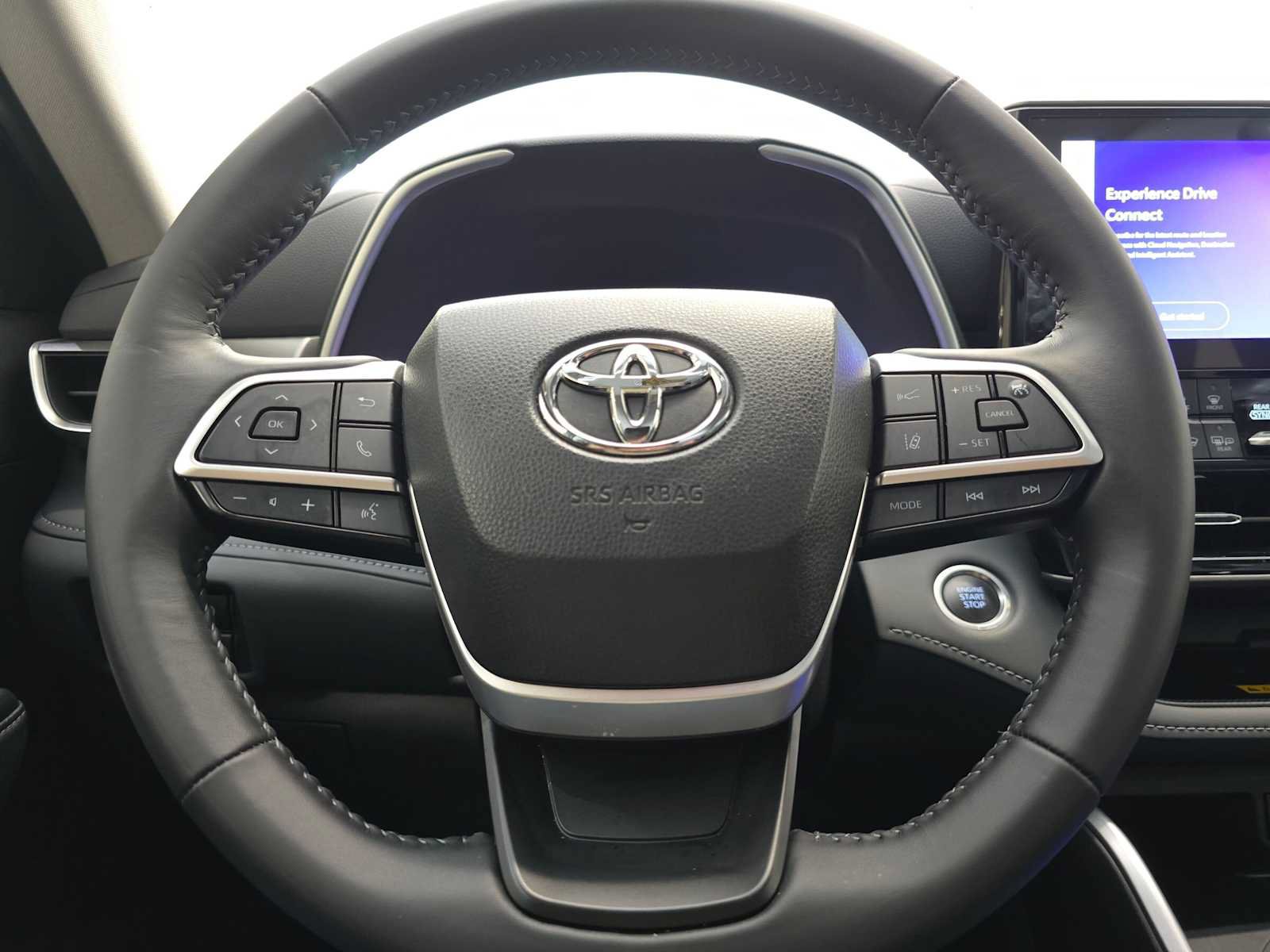 Certified 2024 Toyota Highlander XLE AWD/4WD image 11