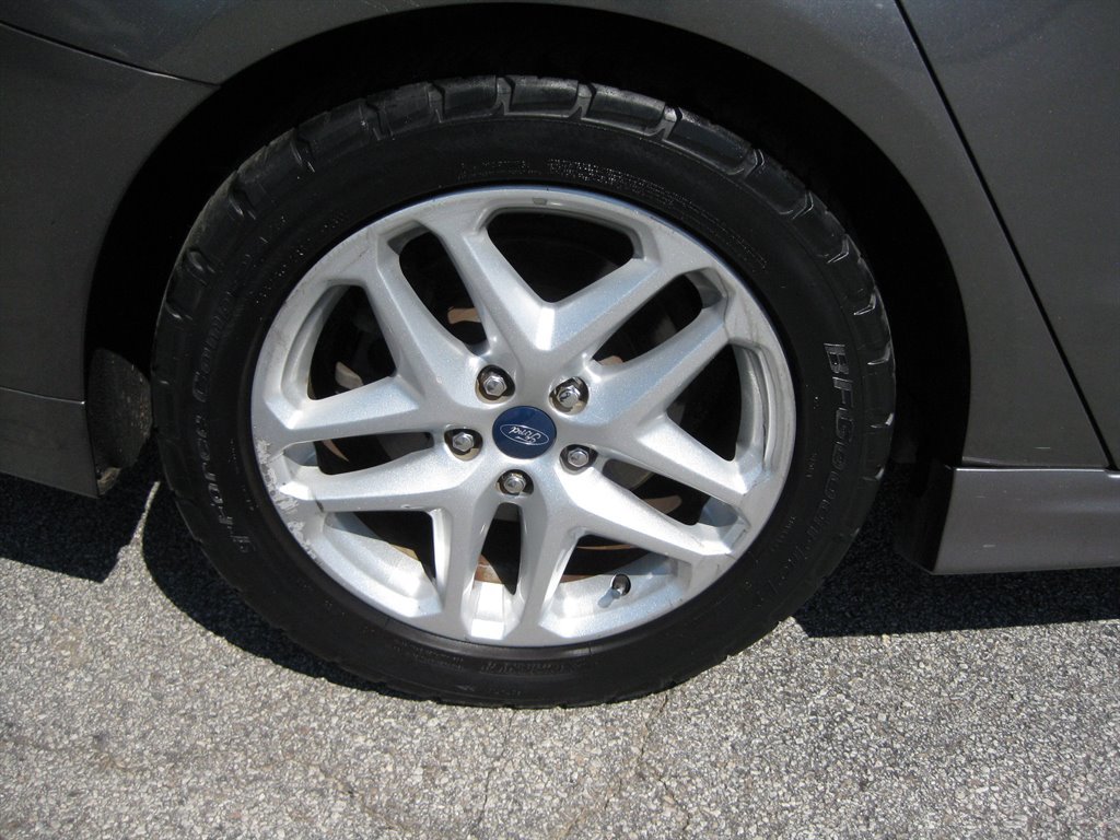 Used 2013 Ford Fusion SE FWD image 9