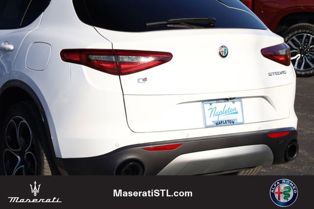 Used 2023 Alfa Romeo Stelvio Ti image 7