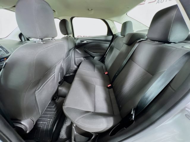 Used 2017 Ford Focus SE FWD image 21