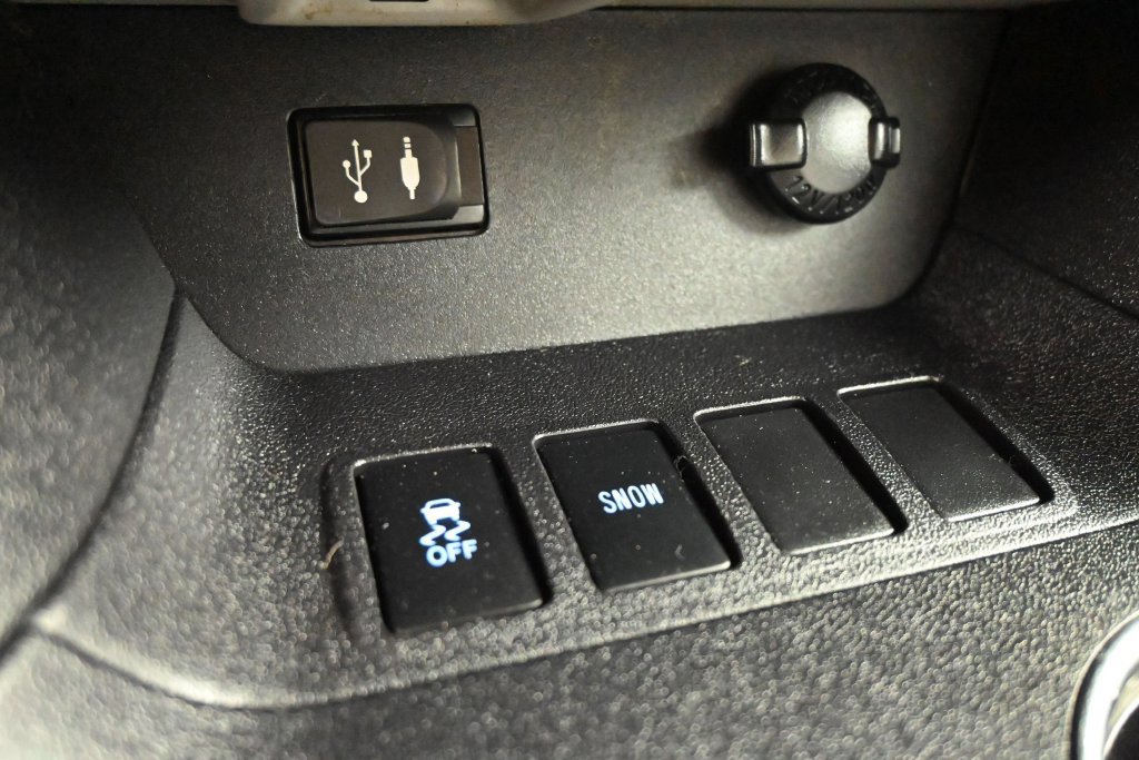 Used 2015 Toyota Highlander XLE FWD image 12