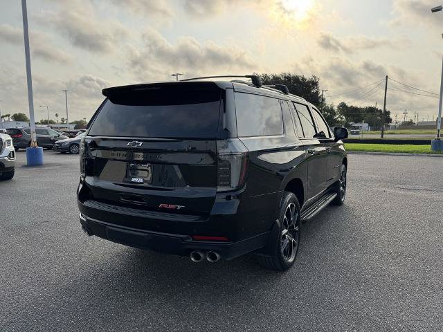 Used 2026 Chevrolet Suburban RST w/ Comfort Package RWD image 3