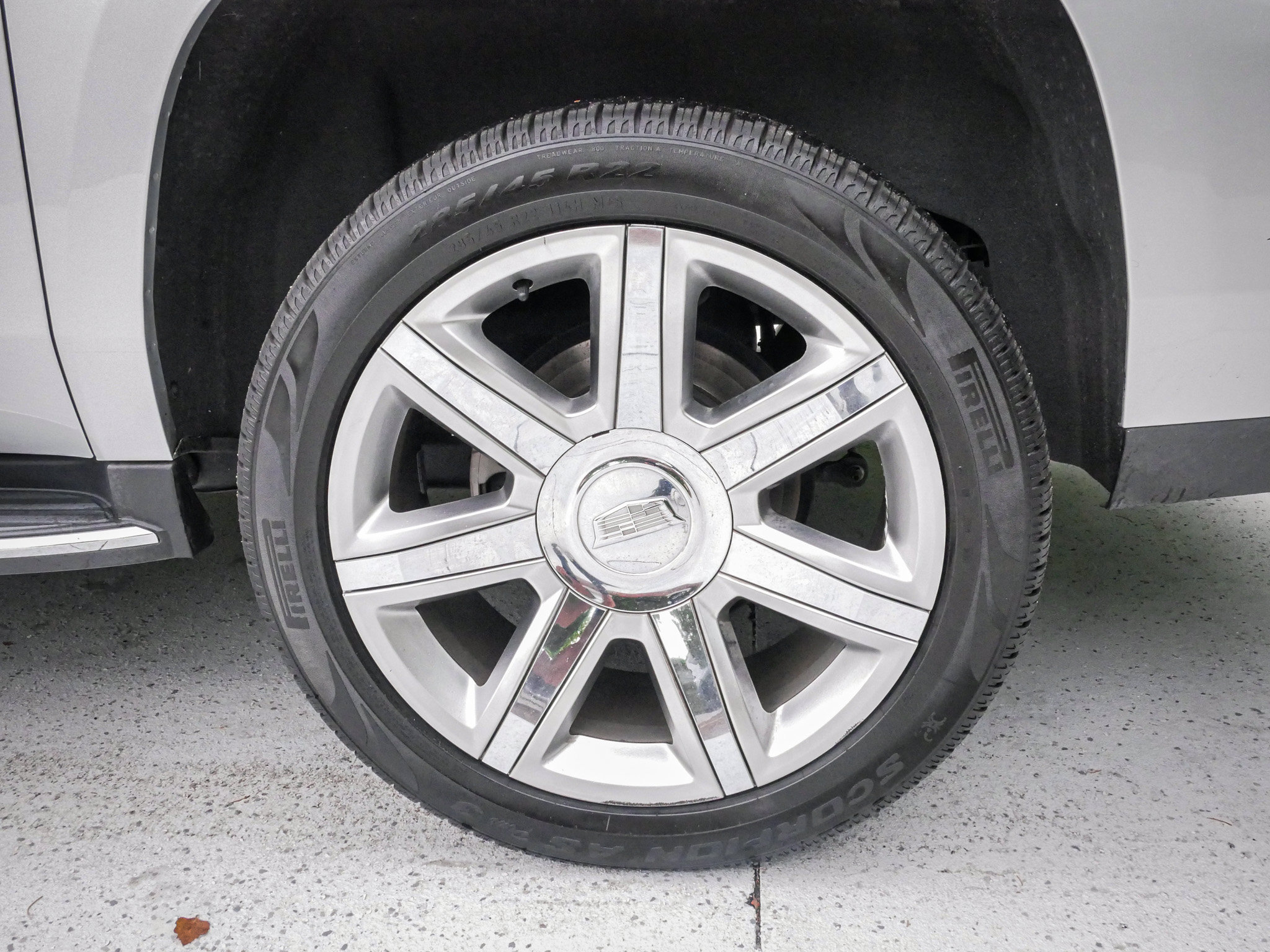 Used 2018 Cadillac Escalade ESV Luxury RWD image 13