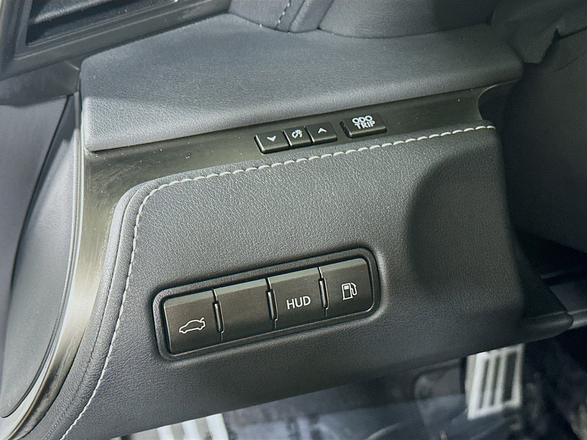 Used 2021 Lexus LC 500 Convertible w/ Touring Package image 10