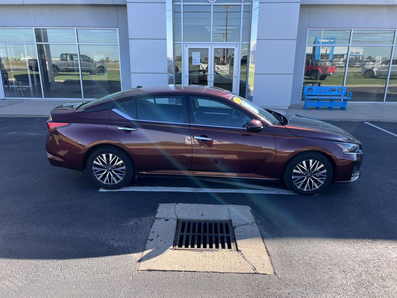 Used 2023 Nissan Altima 2.5 SV