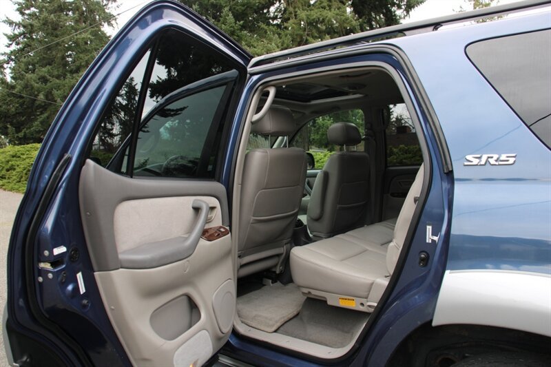 Used 2002 Toyota Sequoia SR5 AWD/4WD image 16