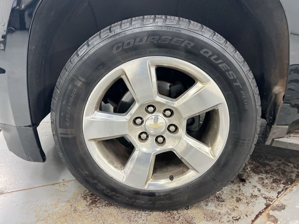 Used 2018 Chevrolet Suburban LT AWD/4WD image 29