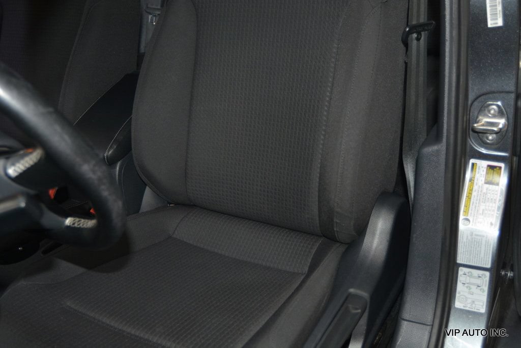 Used 2015 Volkswagen Jetta SE FWD image 19