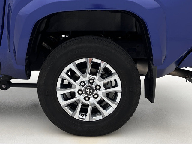 Used 2024 Toyota Tacoma Limited w/ Limited Package (LT) AWD/4WD image 27