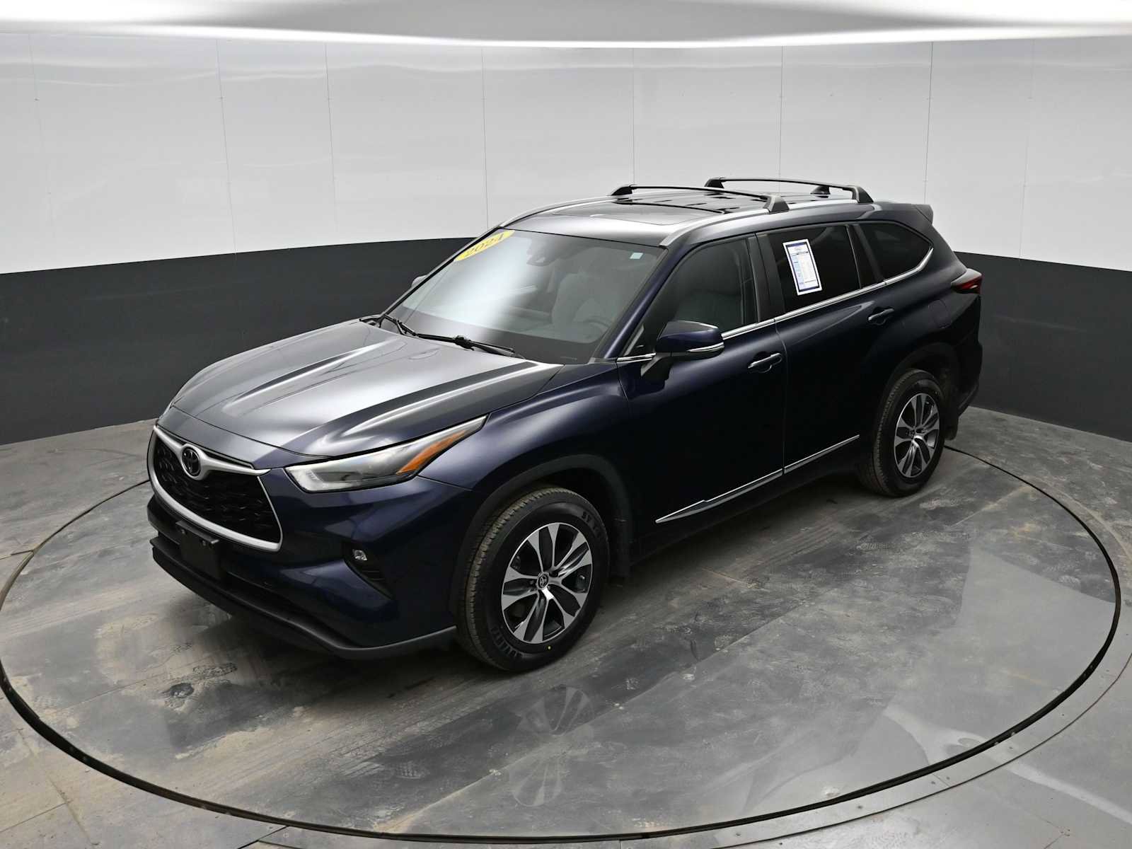 Used 2024 Toyota Highlander XLE image 24