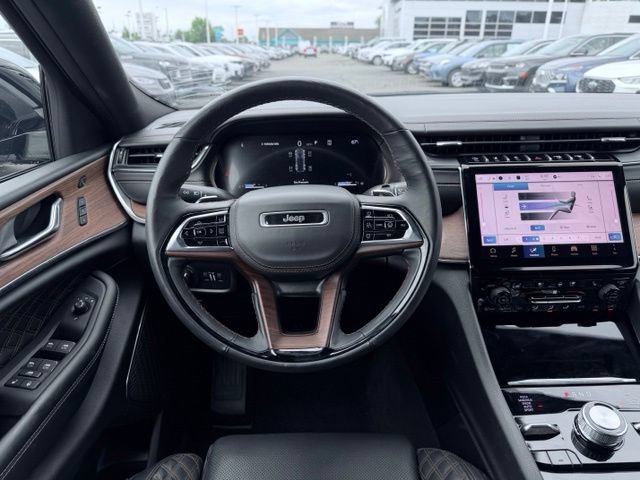 Certified 2025 Jeep Grand Cherokee Summit AWD/4WD image 30