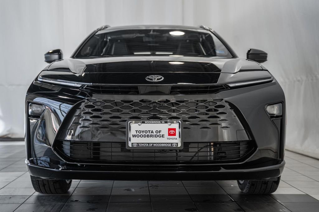 New 2025 Toyota Crown Signia image 2