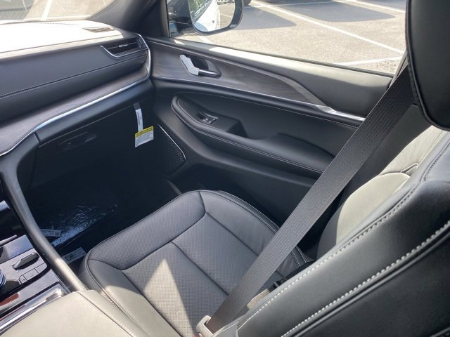 New 2025 Jeep Grand Cherokee L Overland w/ Trailer Tow Package image 35