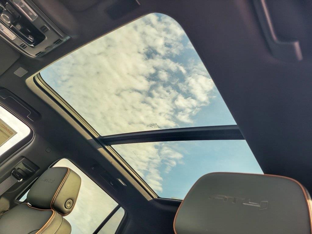New 2026 GMC Yukon AT4 w/ AT4 Premium Package image 10