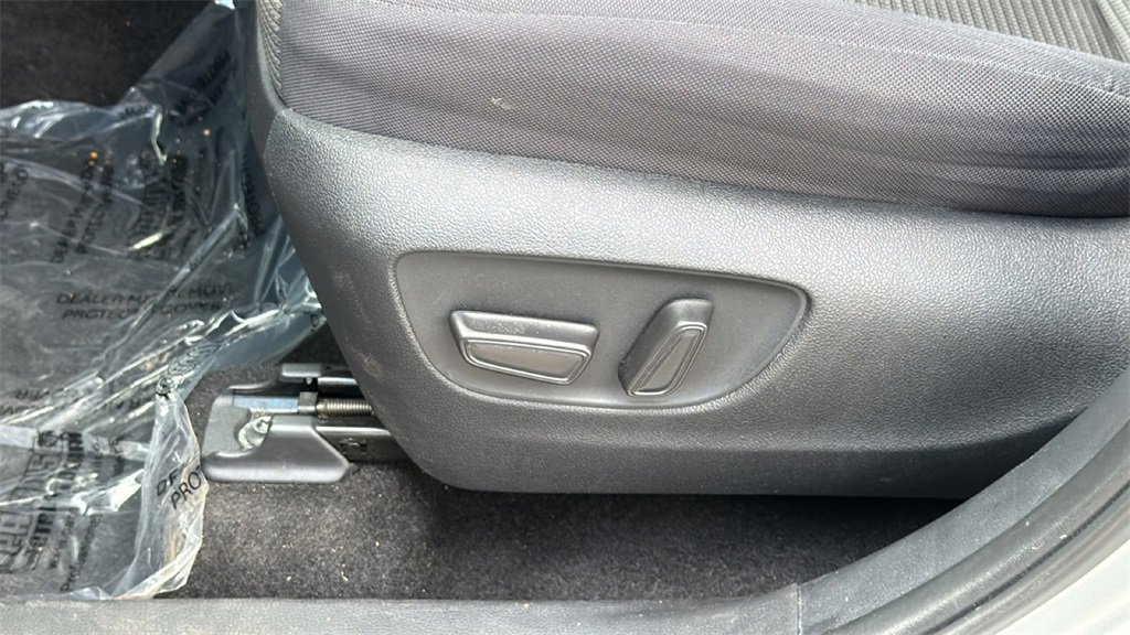 Used 2024 Toyota Highlander LE image 18