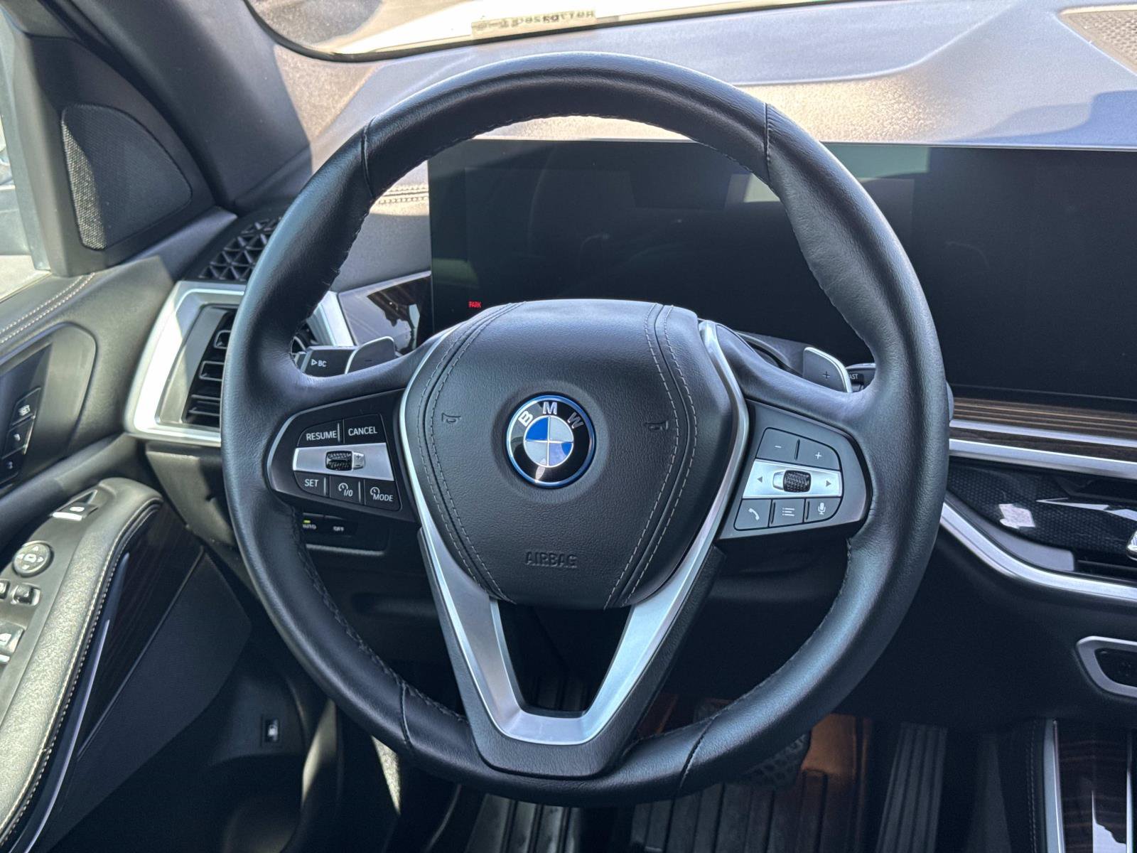 Used 2024 BMW X5 xDrive50e w/ Parking Assistance Package AWD/4WD image 10