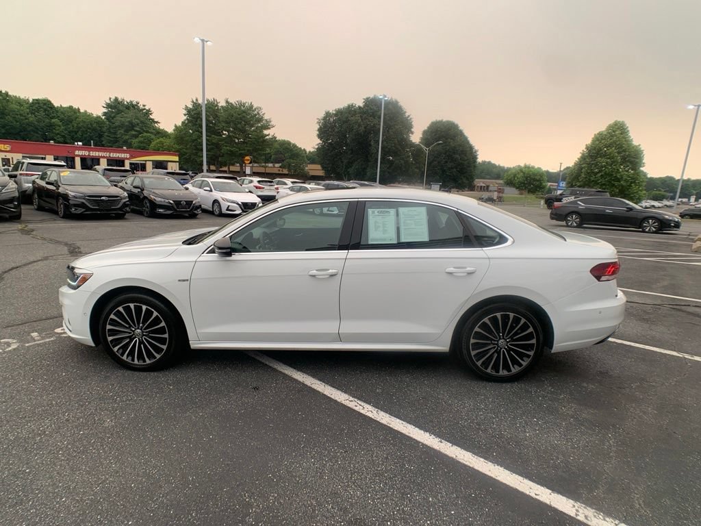 Used 2022 Volkswagen Passat 2.0T FWD image 6