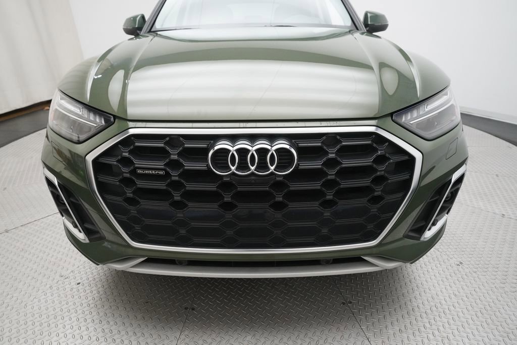 Used 2023 Audi Q5 2.0T Prestige w/ Prestige Package image 4