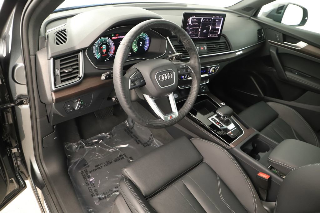 Used 2025 Audi Q5 e Premium Plus w/ Premium Plus Package image 15