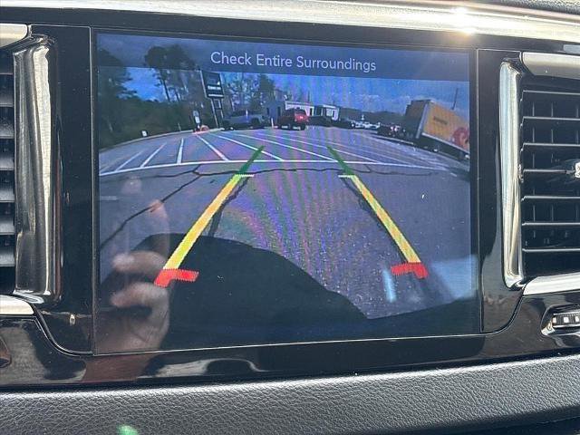 Used 2017 Chrysler Pacifica Touring image 12