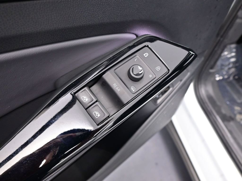 Used 2023 Volkswagen ID.4 Pro S image 16