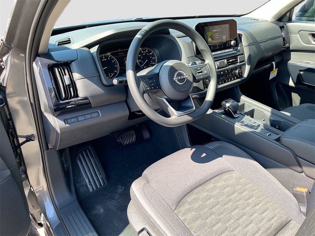 Certified 2025 Nissan Pathfinder S image 7