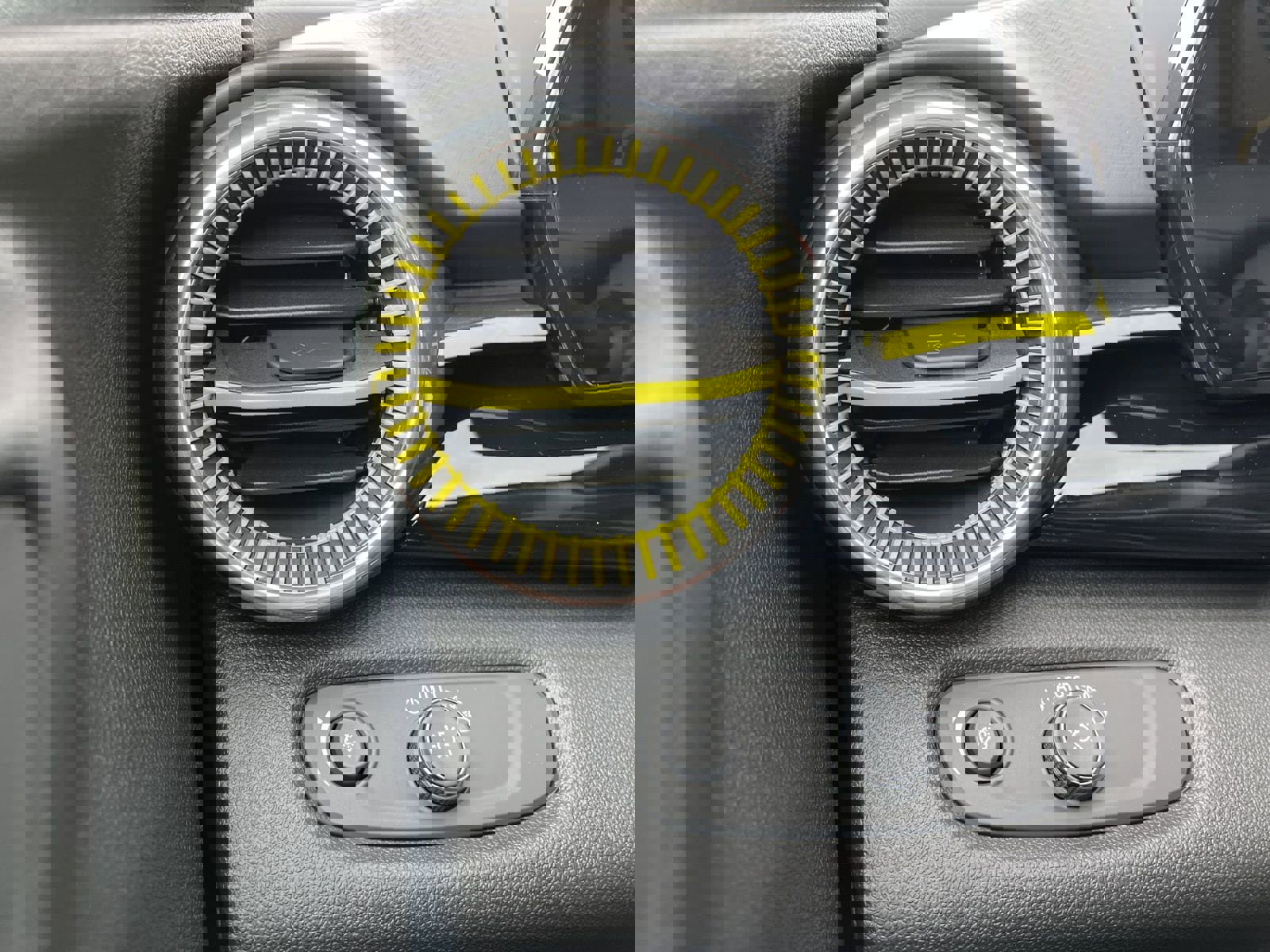 New 2026 Chevrolet Trax ACTIV w/ Sunroof Package image 24