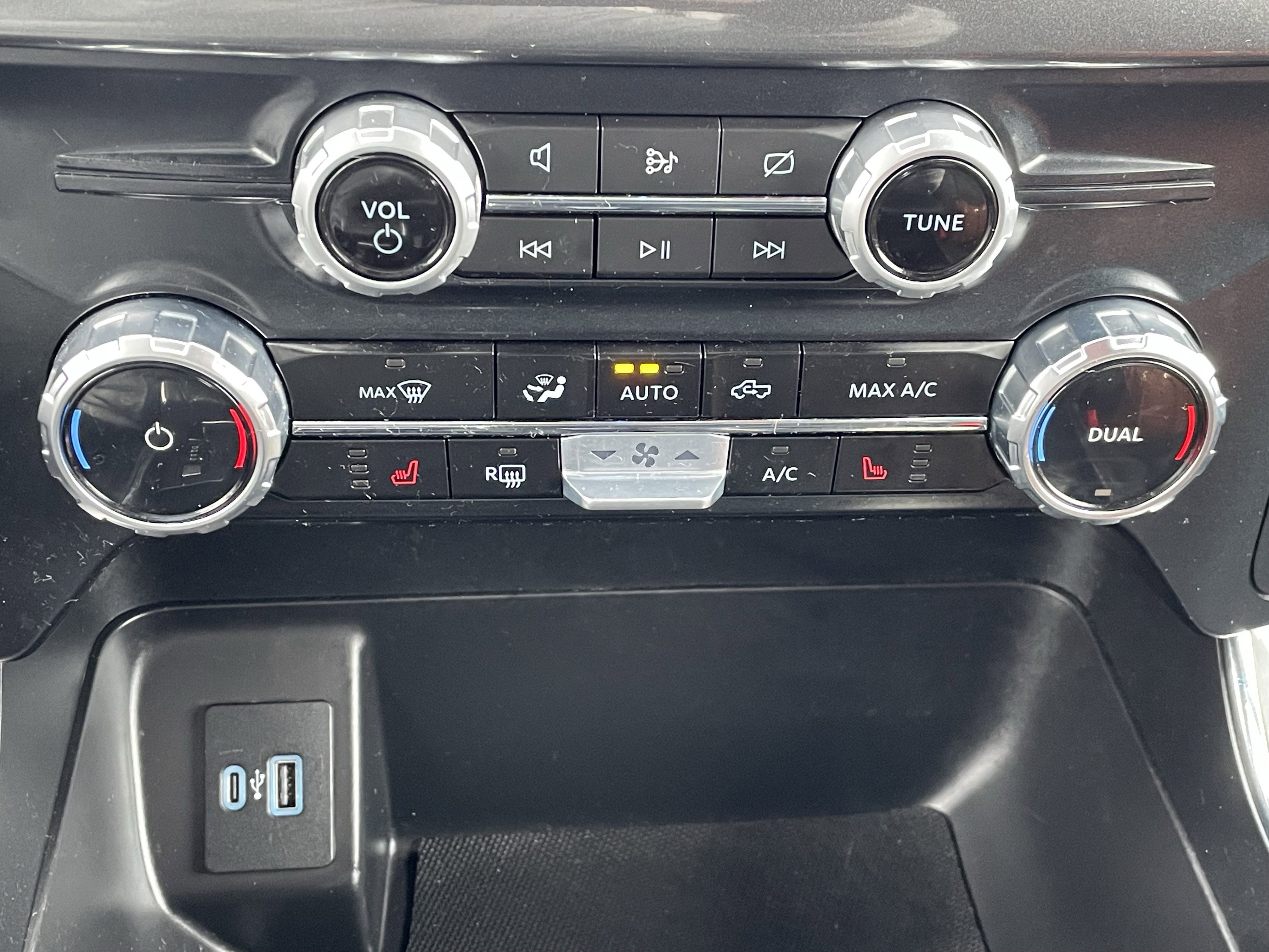 Used 2023 Ford F150 Lariat image 24