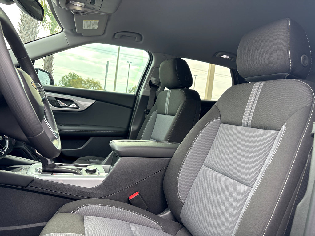 New 2026 Chevrolet Blazer LT w/ LPO, Black Sport Package FWD image 19