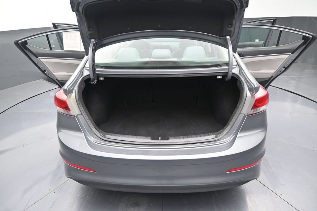 Used 2017 Hyundai Elantra SE FWD image 11
