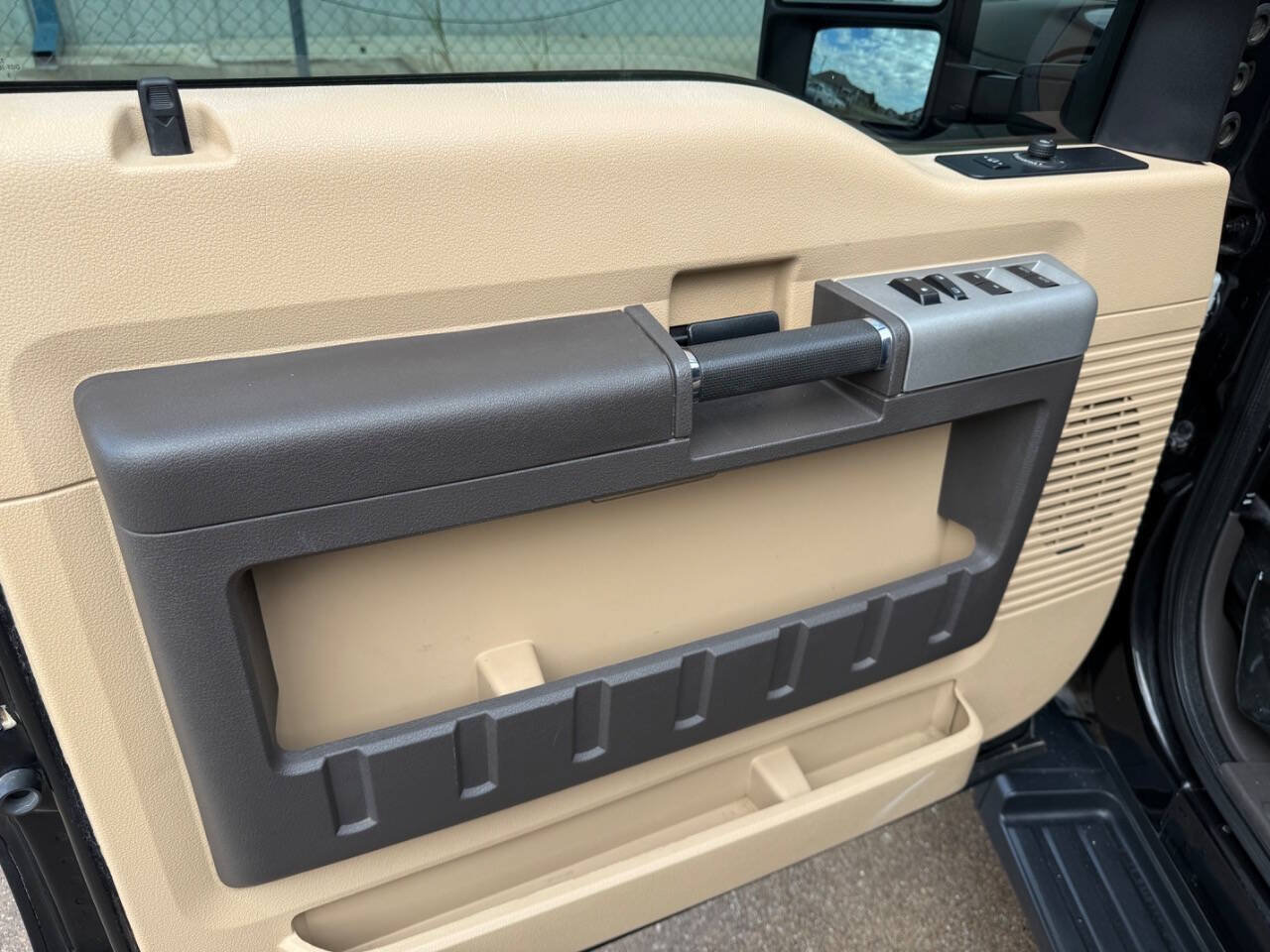 Used 2015 Ford F350 Lariat RWD image 19