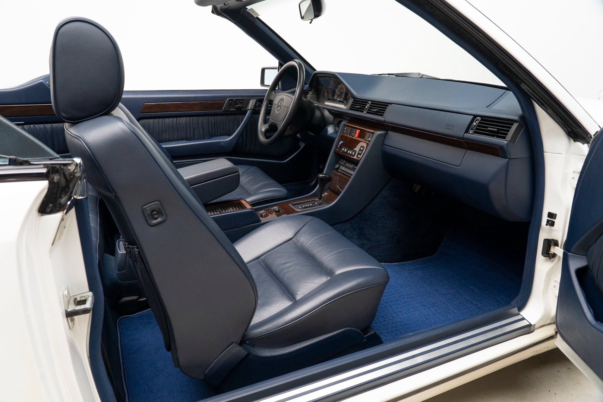 Used 1995 Mercedes-Benz E 320 Convertible image 45
