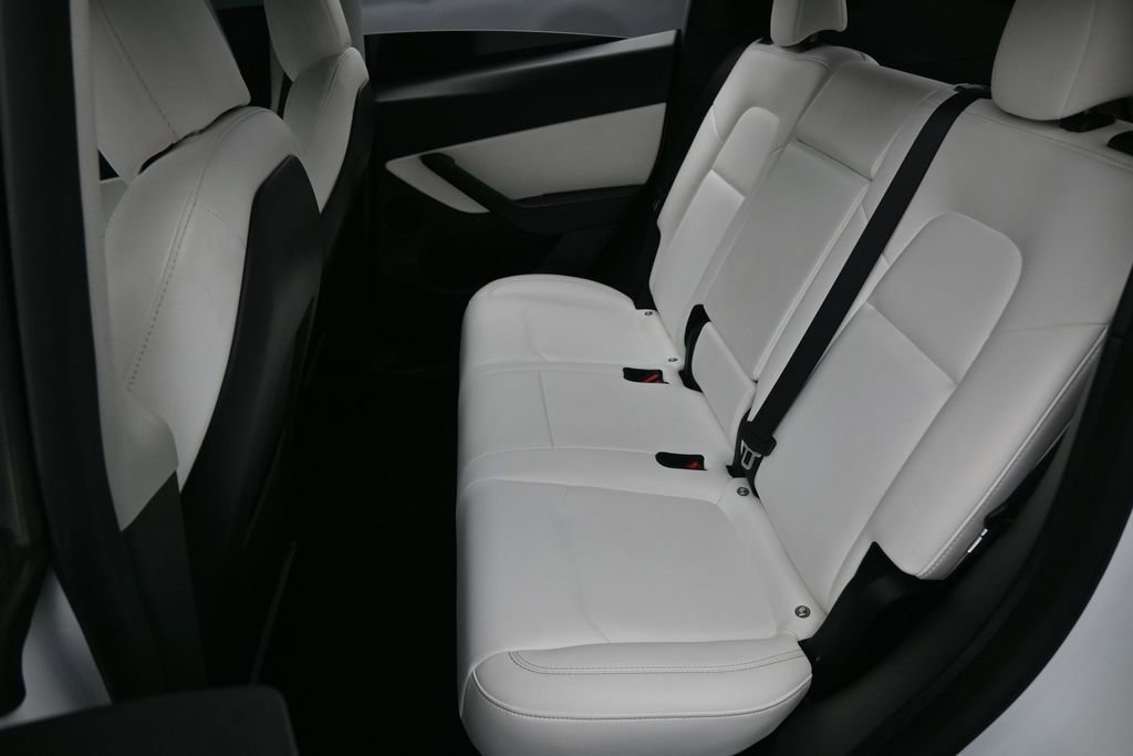 Used 2022 Tesla Model Y Performance AWD/4WD image 27