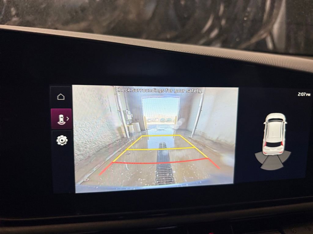 Used 2025 Kia Niro EX Touring image 18