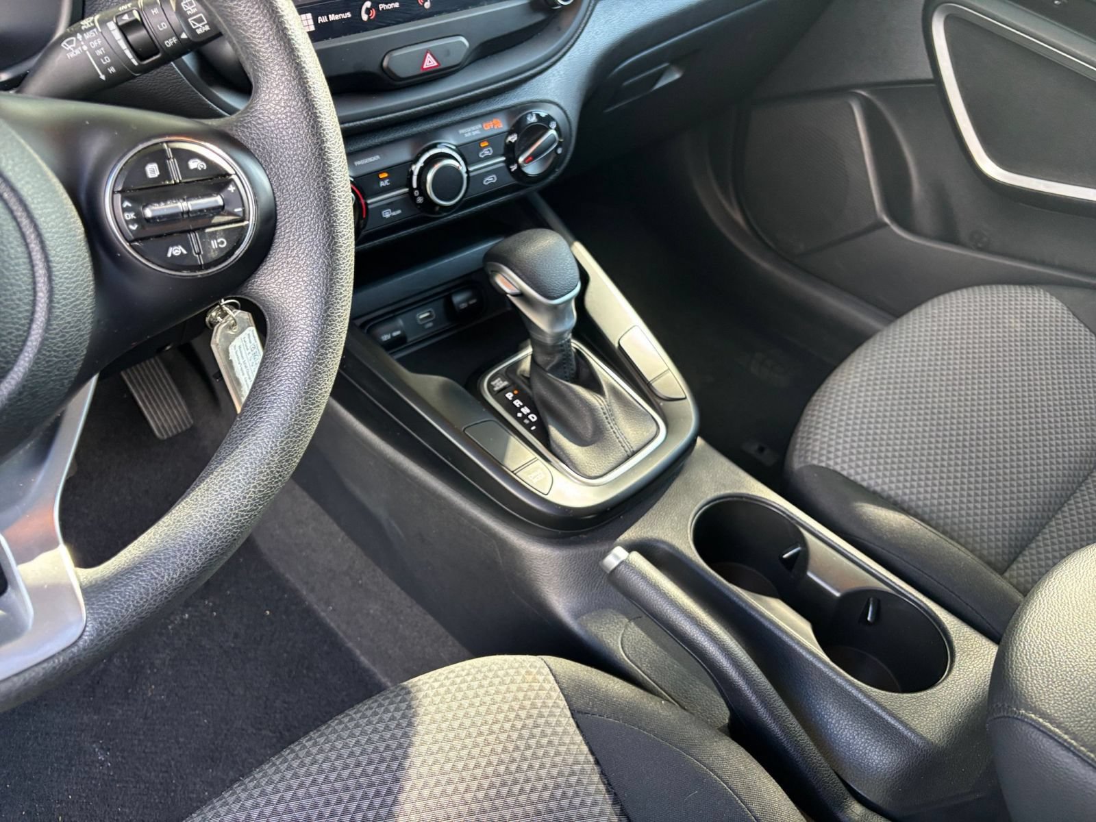 Used 2025 Kia Soul LX w/ LX Technology Package FWD image 38