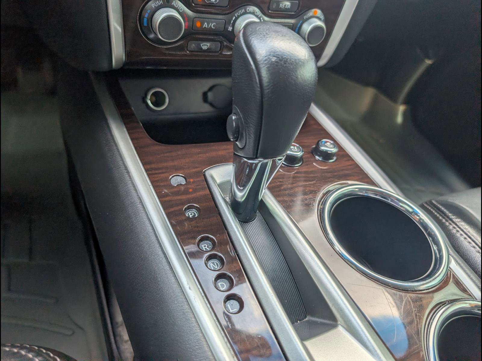 Used 2014 Nissan Pathfinder Platinum w/ Platinum Premium Package FWD image 15