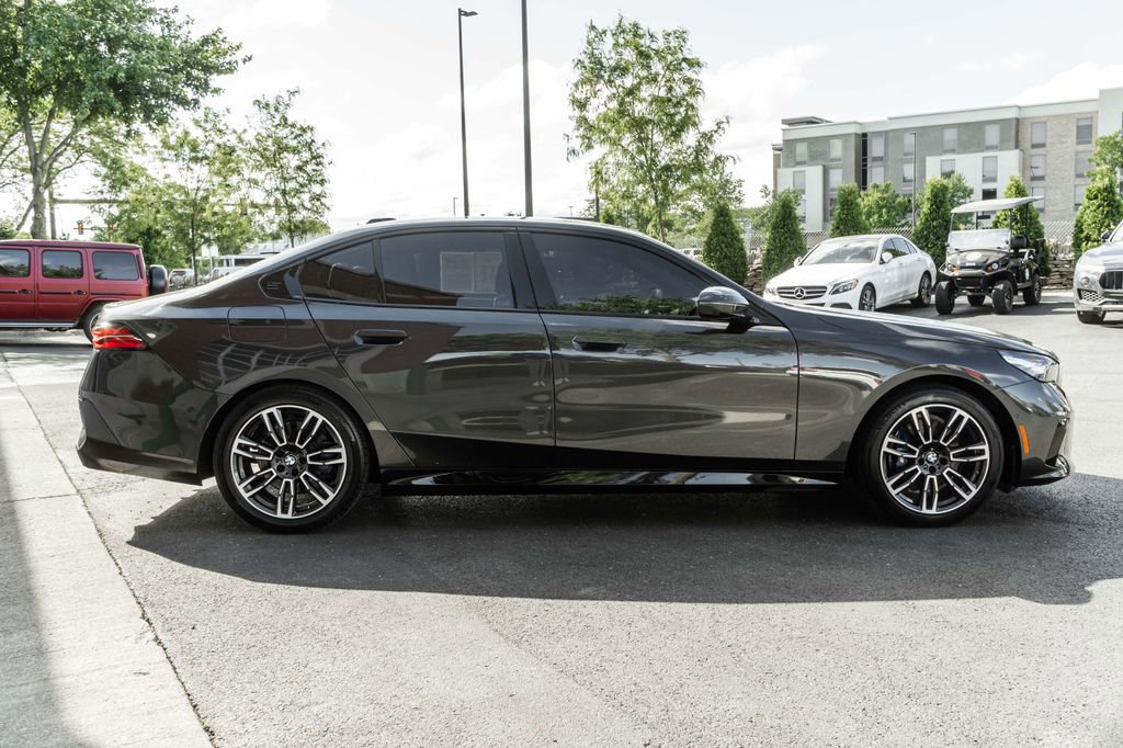Used 2026 BMW 530i xDrive AWD/4WD image 3