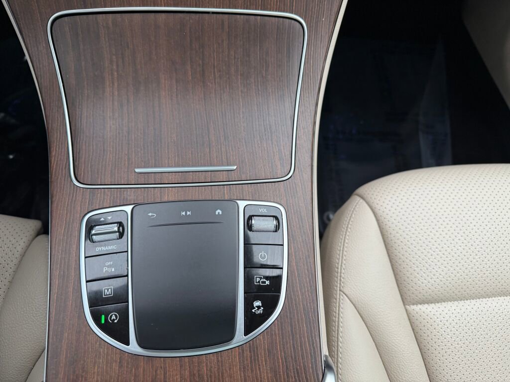 Used 2021 Mercedes-Benz GLC 300 4MATIC image 21
