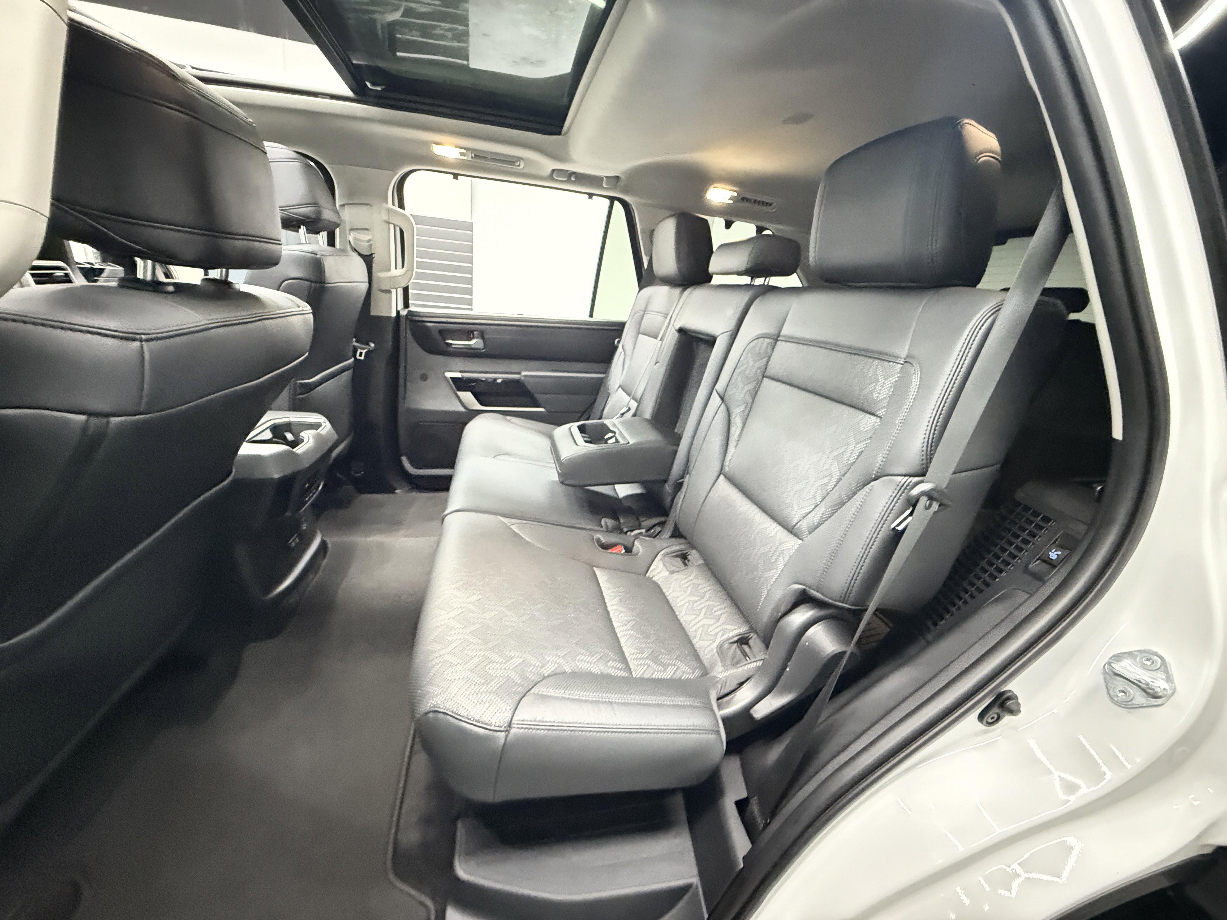 Used 2024 Toyota Sequoia Limited image 22