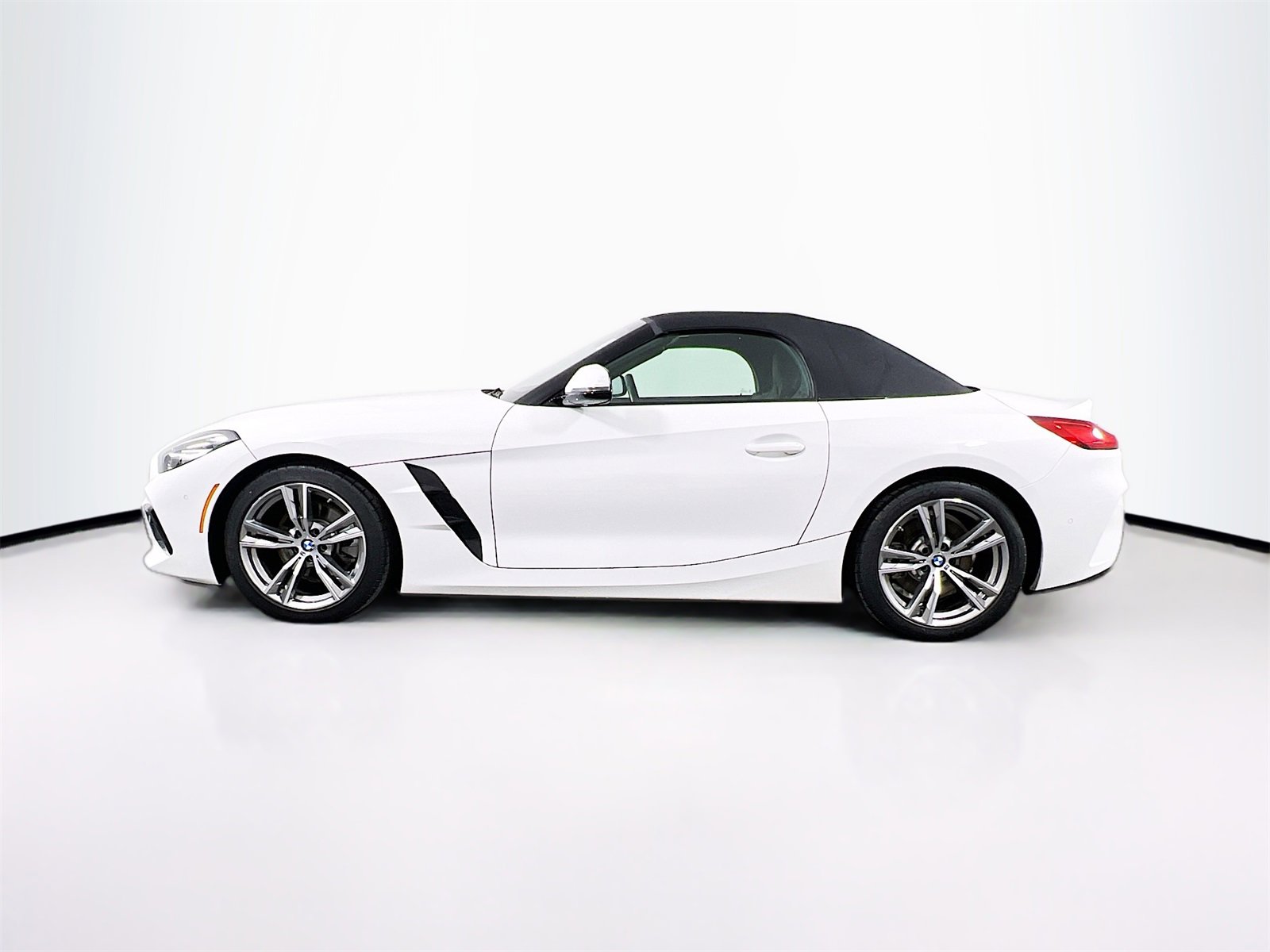 Used 2025 BMW Z4 sDrive30i image 4