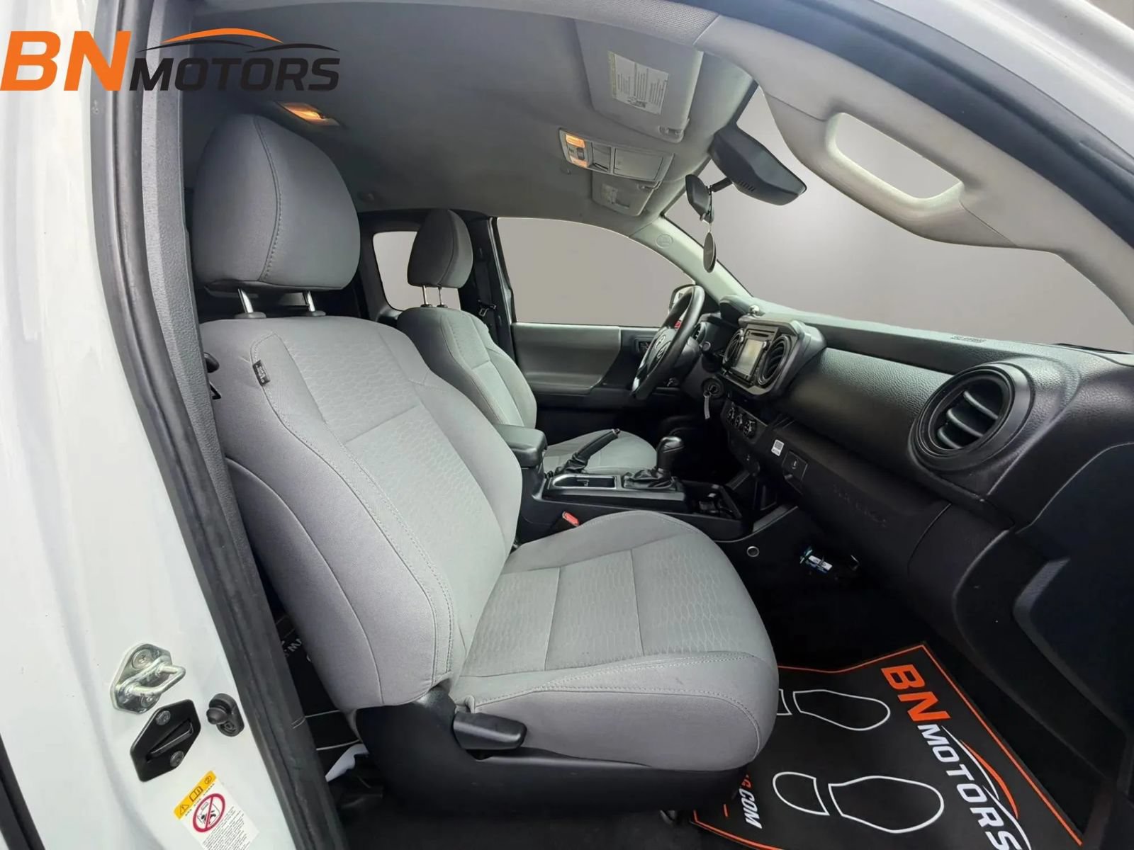 Used 2019 Toyota Tacoma SR RWD image 16