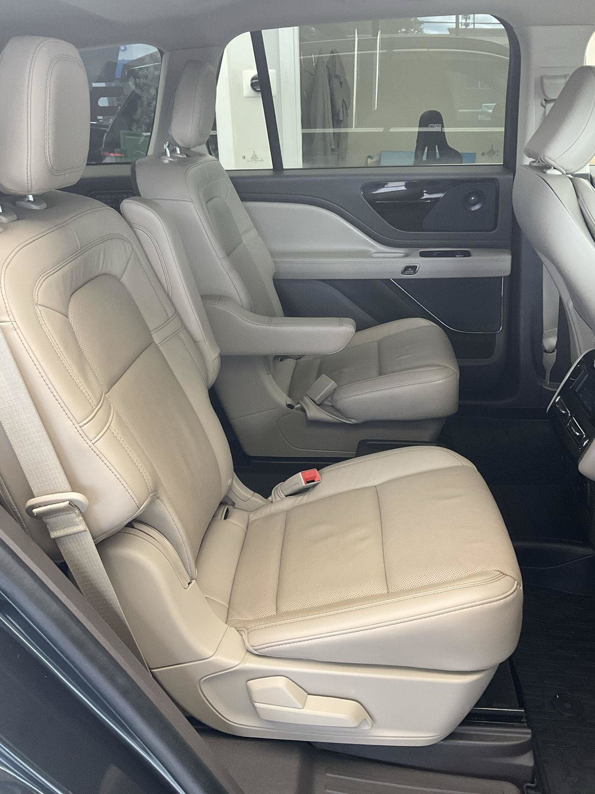 Used 2022 Lincoln Aviator Reserve AWD/4WD image 14