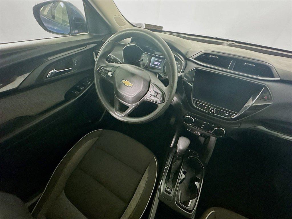 Used 2023 Chevrolet TrailBlazer LT w/ Convenience Package image 9
