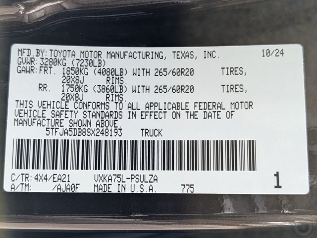 Used 2025 Toyota Tundra Limited AWD/4WD image 27