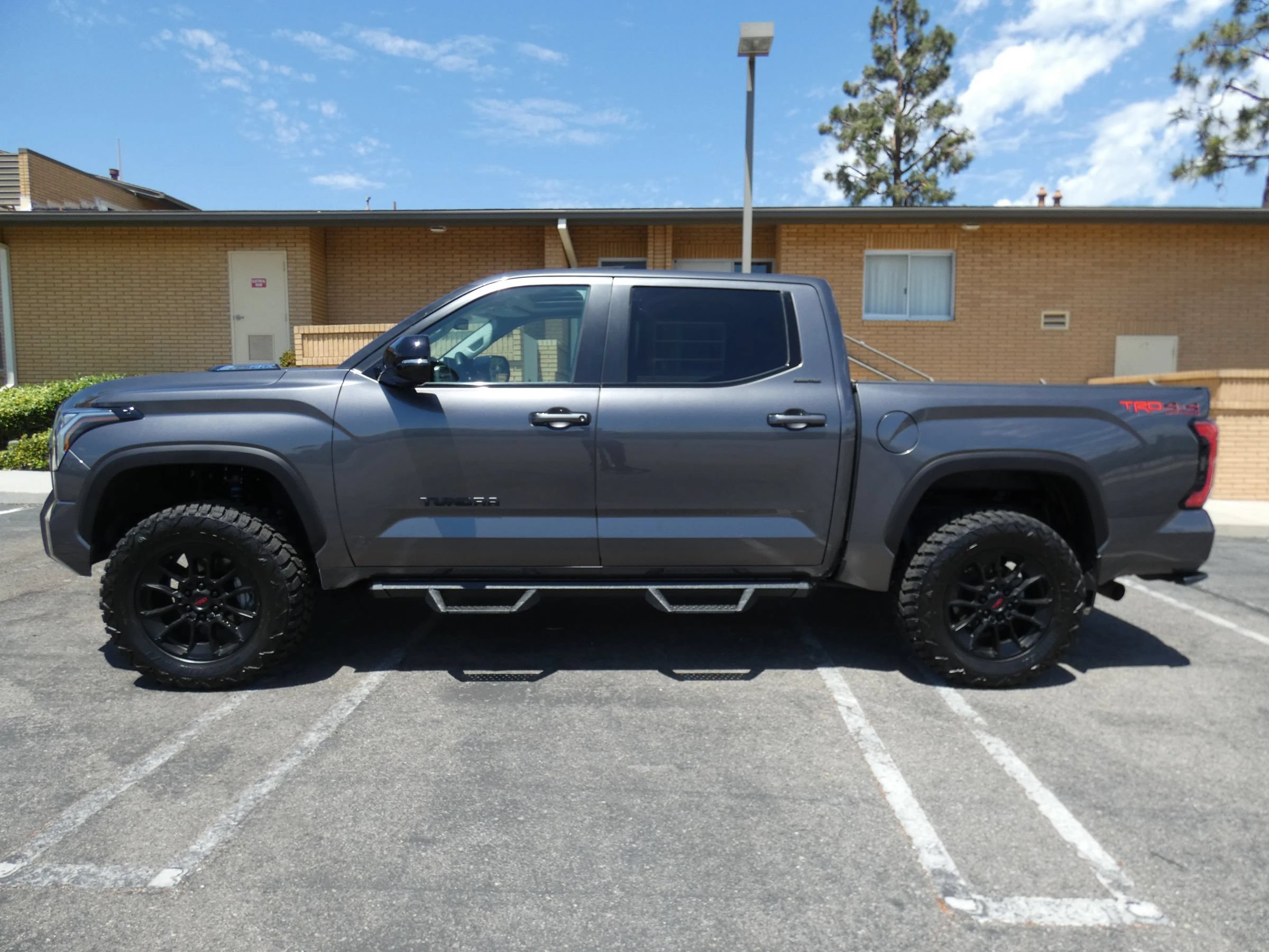 Used 2024 Toyota Tundra Limited w/ TRD Off-Road Package AWD/4WD image 15