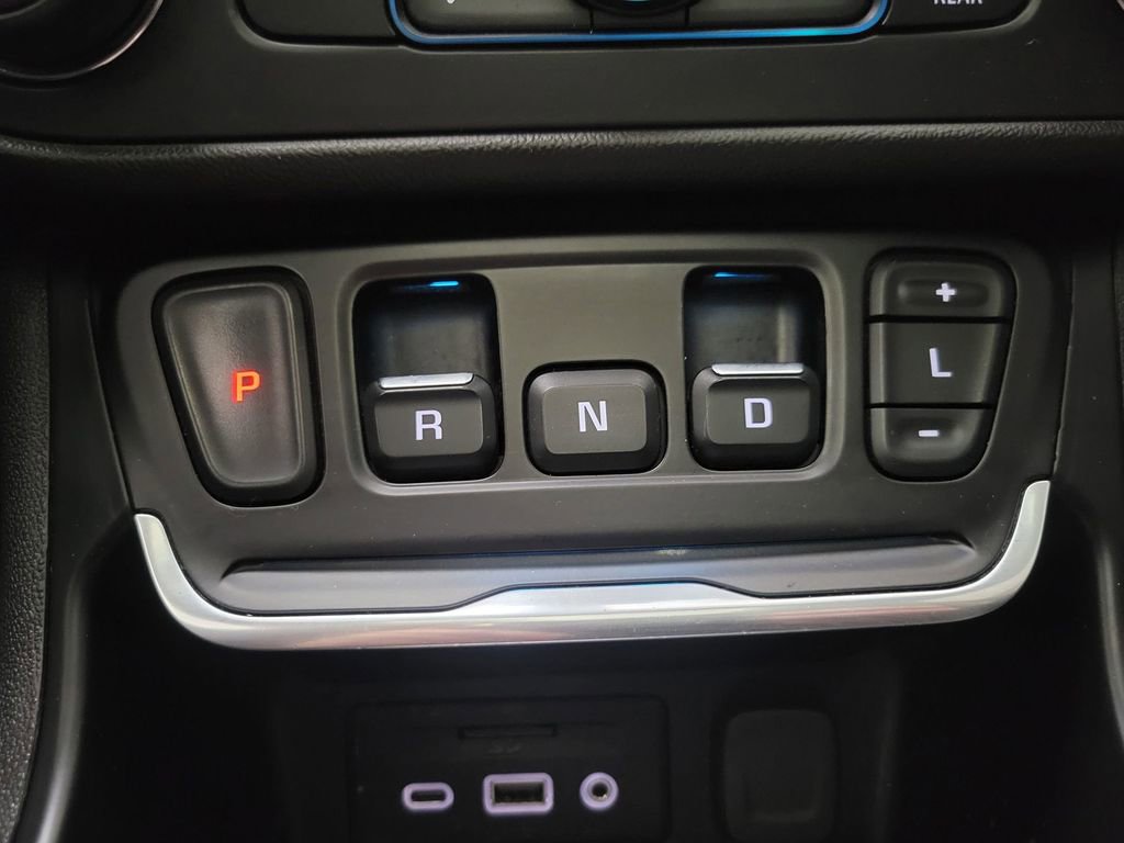 Used 2020 GMC Terrain Denali w/ Denali Premium Package AWD/4WD image 16
