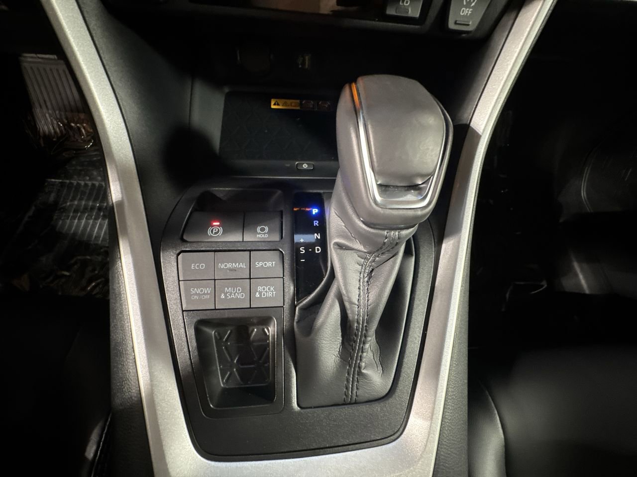 Used 2025 Toyota RAV4 XLE Premium image 27