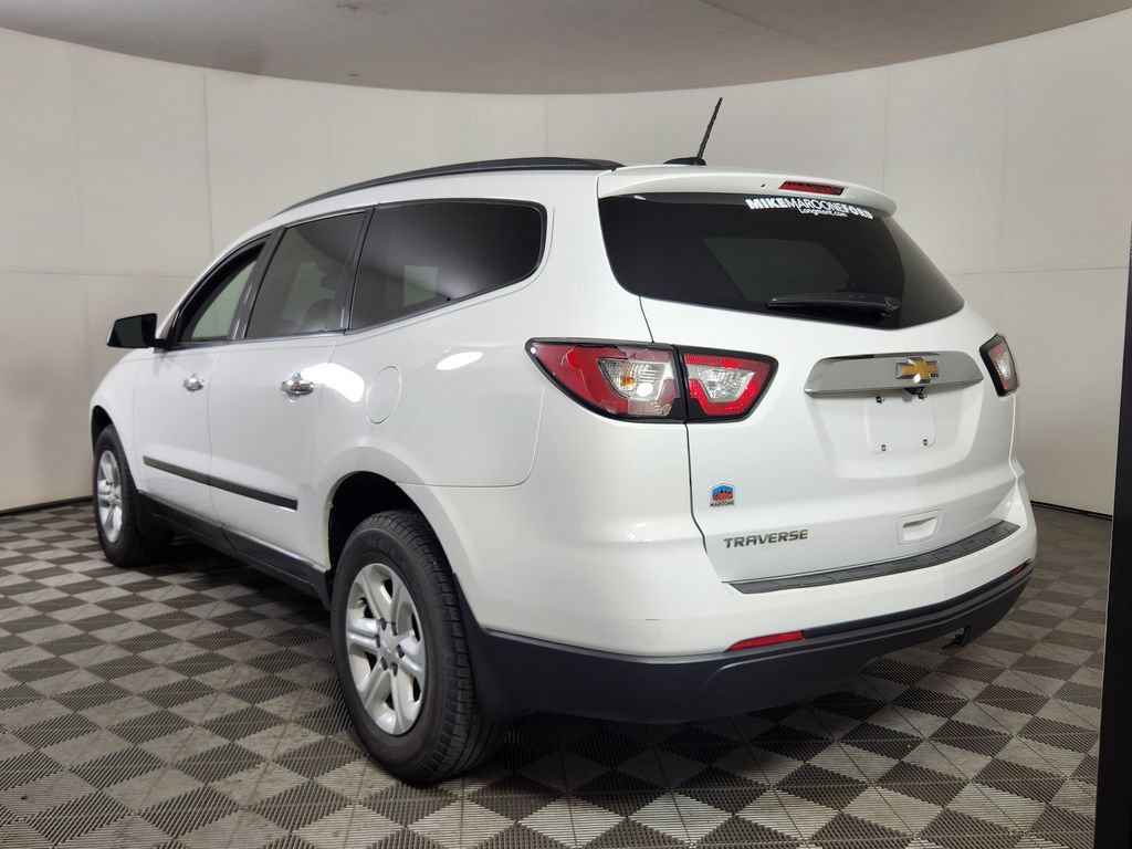 Used 2017 Chevrolet Traverse LS FWD image 5