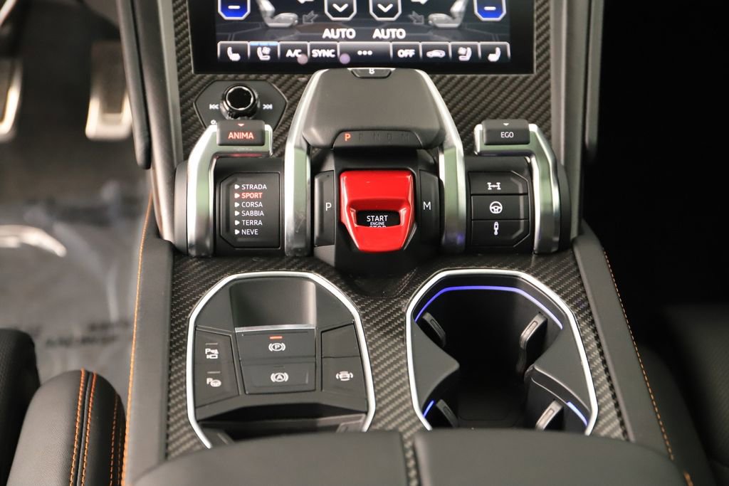 Used 2022 Lamborghini Urus image 21